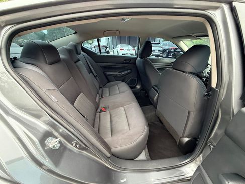 Used 2024 Nissan Altima 2.5 S FWD image 13