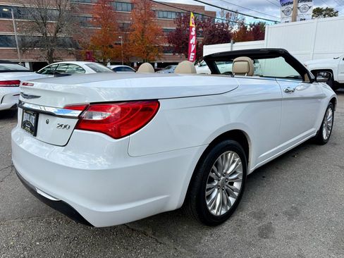 Used 2011 Chrysler 200 Limited FWD image 9