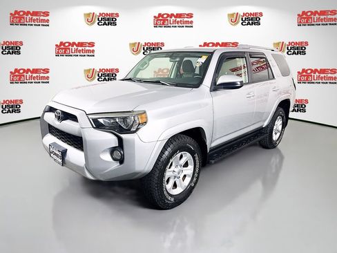 Used 2015 Toyota 4Runner SR5 AWD/4WD image 12