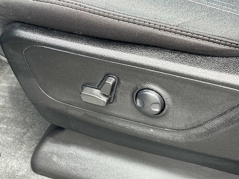 Used 2022 RAM 1500 Big Horn AWD/4WD image 17