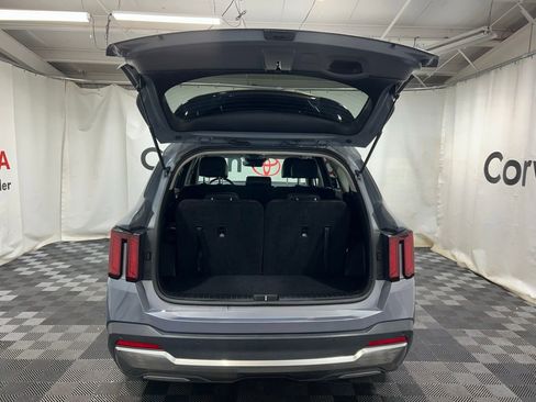 Used 2024 Kia Sorento S image 14