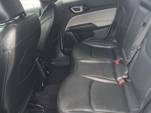 Certified 2025 Jeep Compass Limited AWD/4WD image 13