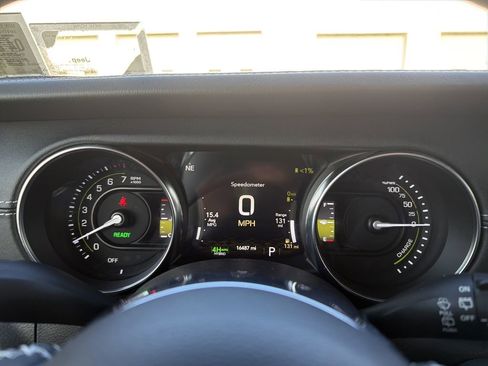 Used 2023 Jeep Wrangler Unlimited Sahara w/ Cold Weather Group image 22