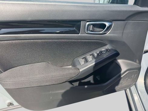 Used 2025 Honda Civic Sport image 15