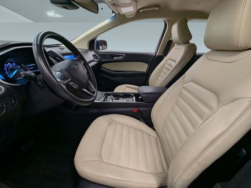 Used 2020 Ford Edge SEL w/ Convenience Package image 4