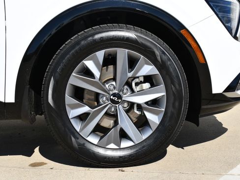 Used 2024 Kia Sportage SX image 11