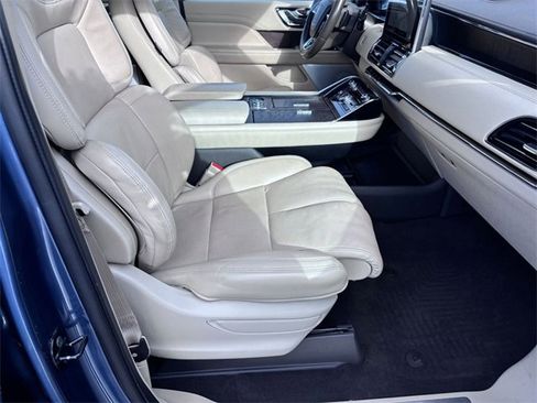 Used 2020 Lincoln Navigator Reserve w/ Luxury Package image 29