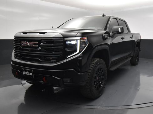 Used 2023 GMC Sierra 1500 AT4 w/ Technology Package AWD/4WD image 2