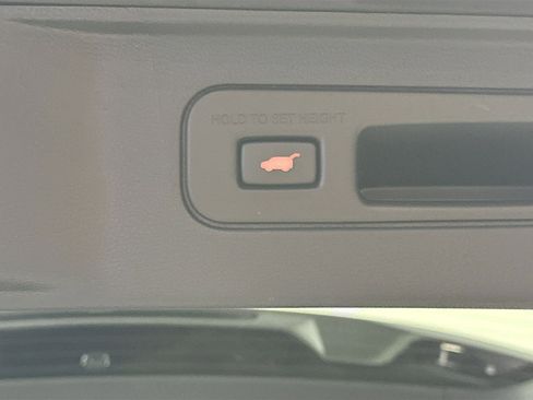 Used 2025 Honda Pilot Touring image 32