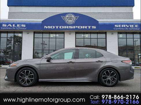 Used 2018 Toyota Camry XSE w/ Audio Package FWD image 1
