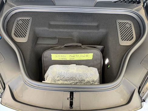 Certified 2025 Porsche Macan 4S Electric AWD/4WD image 27