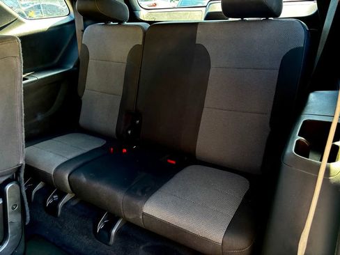 Used 2023 Chevrolet Traverse LT image 21