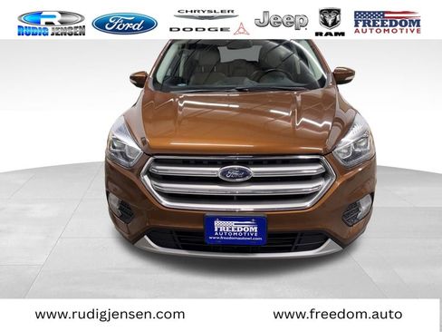Used 2017 Ford Escape Titanium image 2