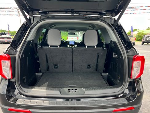 Used 2023 Ford Explorer XLT w/ Equipment Group 202A image 21