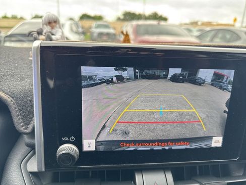 Used 2024 Toyota RAV4 XLE w/ Convenience Package image 8