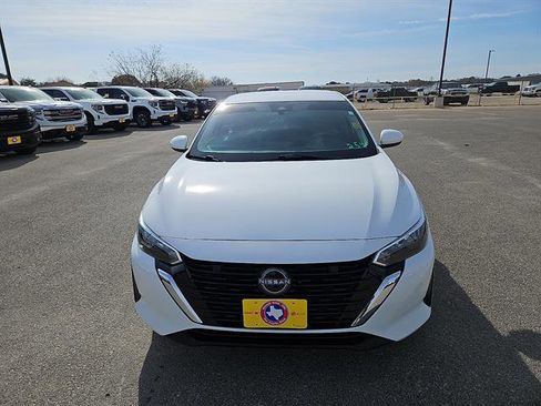 Used 2025 Nissan Sentra S image 8