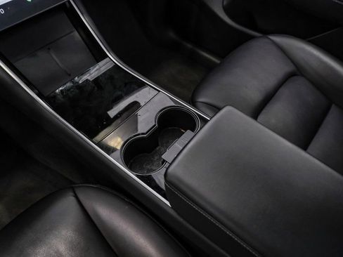 Used 2021 Tesla Model Y Long Range image 23