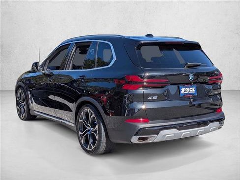 Used 2025 BMW X5 xDrive50e w/ Parking Assistance Package image 8