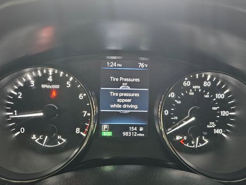 Used 2018 Nissan Rogue SV AWD/4WD image 34