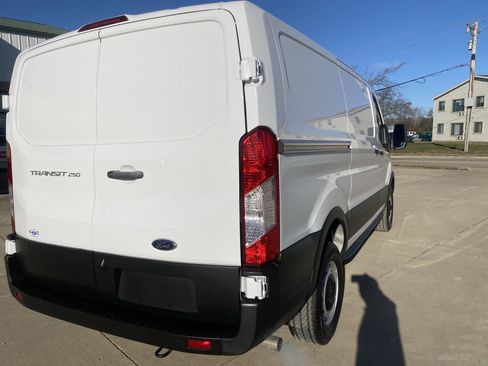 Used 2024 Ford Transit 250 Low Roof image 6