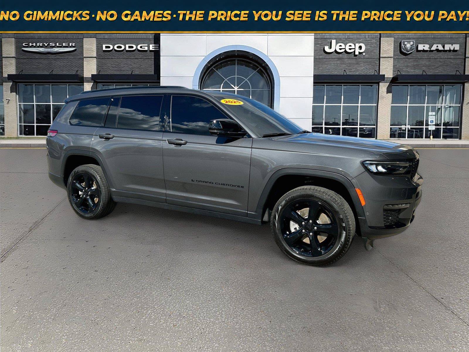 Used 2025 Jeep Grand Cherokee L Limited w/ Luxury Tech Group II AWD/4WD image 1