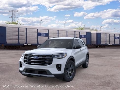 New 2026 Ford Explorer Active AWD/4WD image 3