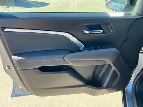 Used 2023 Chevrolet Colorado Z71 w/ Z71 Convenience Package 2 image 14