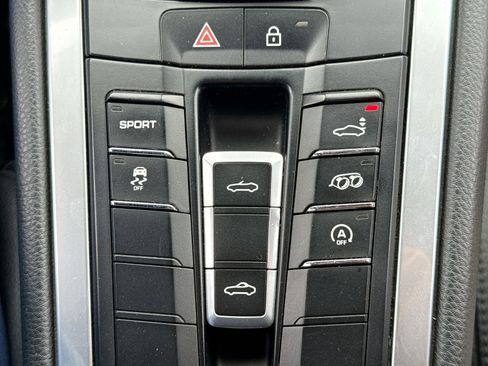 Used 2021 Porsche 718 Boxster RWD image 18