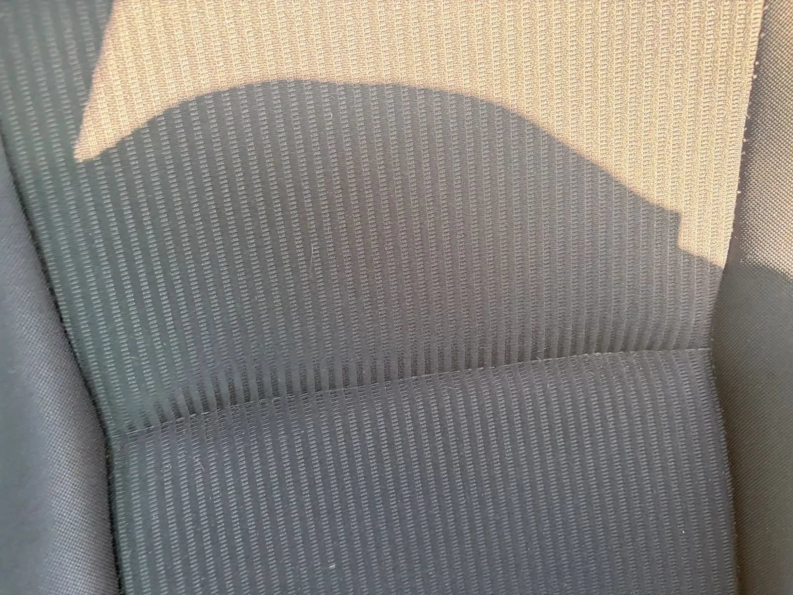 Used 2018 Toyota RAV4 LE FWD image 23