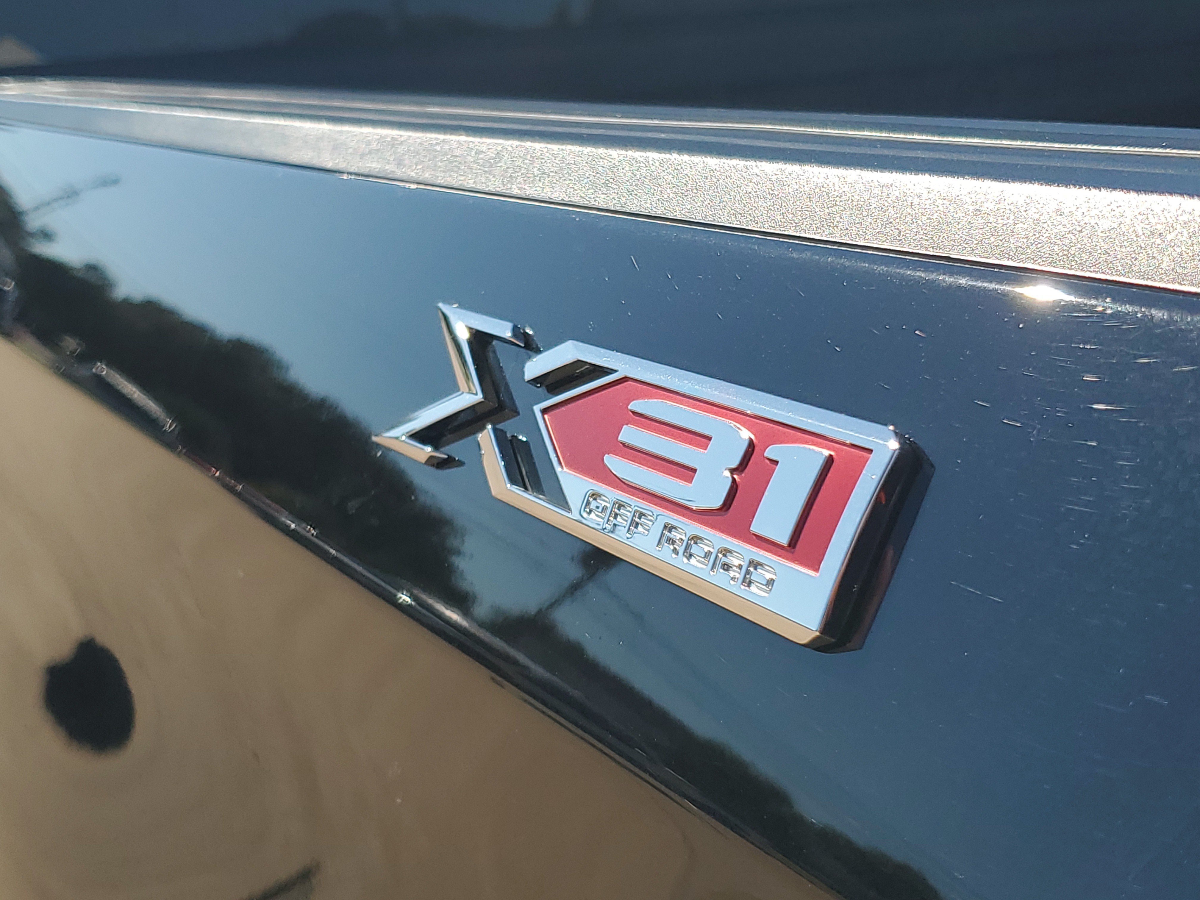 Used 2022 GMC Sierra 1500 SLT w/ SLT Premium Plus Package AWD/4WD image 32
