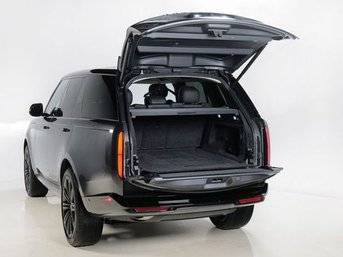 New 2026 Land Rover Range Rover SE image 29