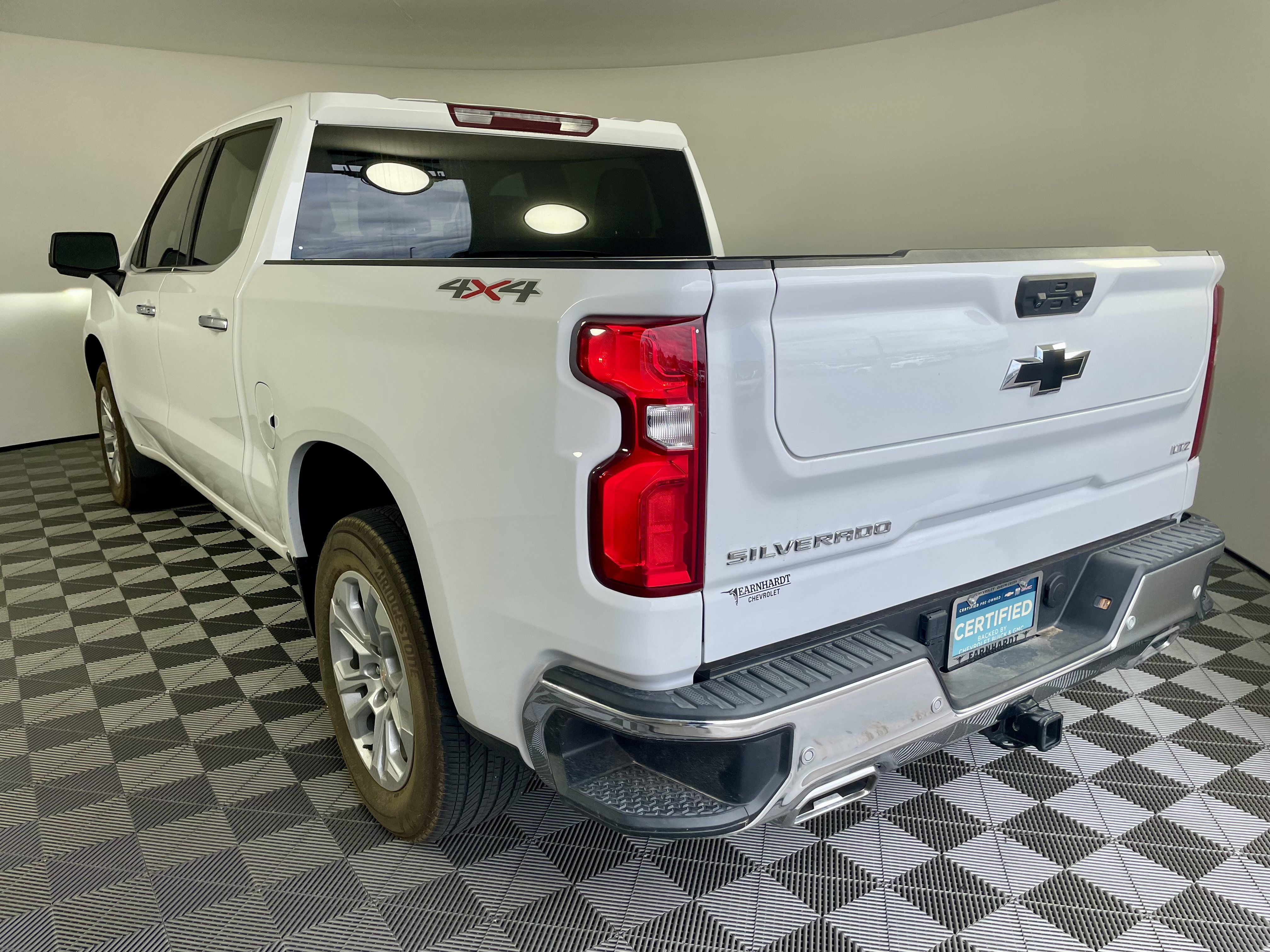 Used 2025 Chevrolet Silverado 1500 LTZ AWD/4WD image 2