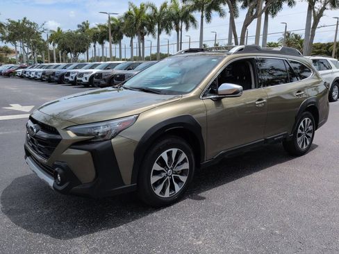 Used 2023 Subaru Outback Touring AWD/4WD image 8