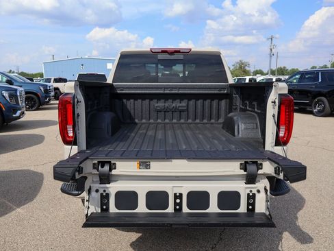 New 2026 GMC Sierra 1500 AT4 w/ AT4 Premium Package AWD/4WD image 5