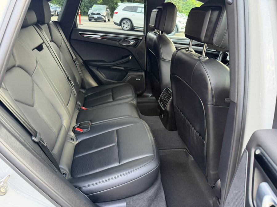 Used 2022 Porsche Macan S AWD/4WD image 21