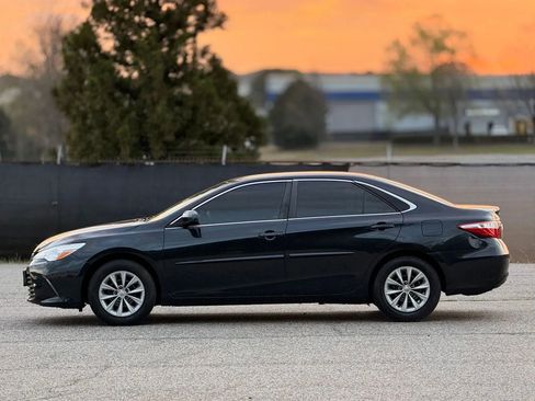 Used 2015 Toyota Camry LE FWD image 8
