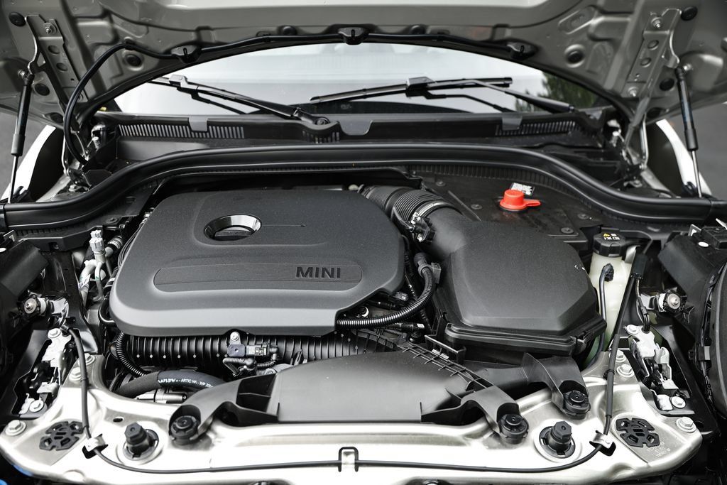 New 2026 MINI Cooper 4-Door Hardtop FWD image 32