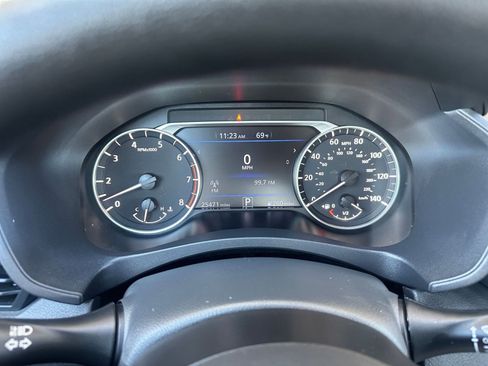 Used 2025 Nissan Altima 2.5 SV FWD image 41
