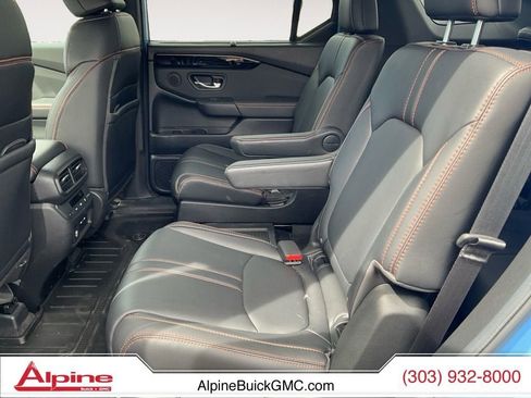 Used 2025 Honda Pilot TrailSport image 13