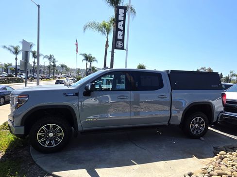 Used 2024 GMC Sierra 1500 AT4 w/ Technology Package AWD/4WD image 2