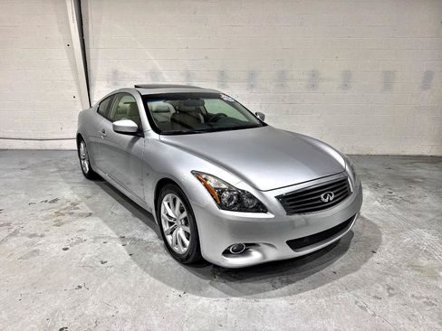 Used 2014 INFINITI Q60 Journey w/ Premium Package RWD image 2