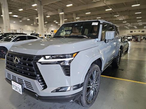 Used 2025 Lexus GX 550 image 1