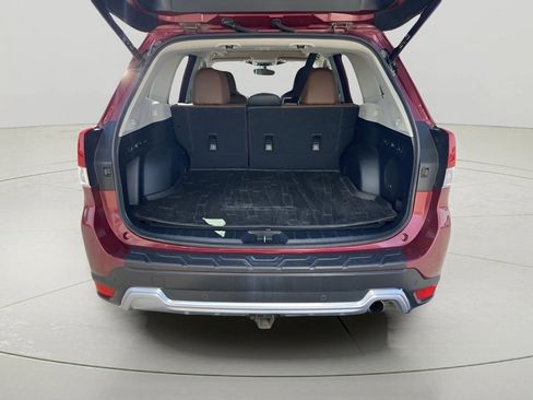 Used 2023 Subaru Forester Touring image 11
