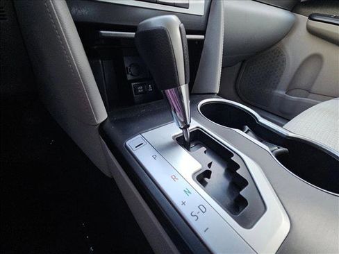 Used 2014 Toyota Camry LE image 12
