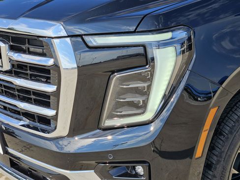 New 2026 GMC Yukon Elevation w/ Elevation Premium Package AWD/4WD image 5