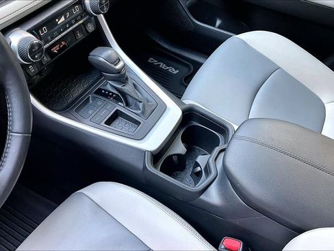 Certified 2020 Toyota RAV4 XLE Premium FWD image 20