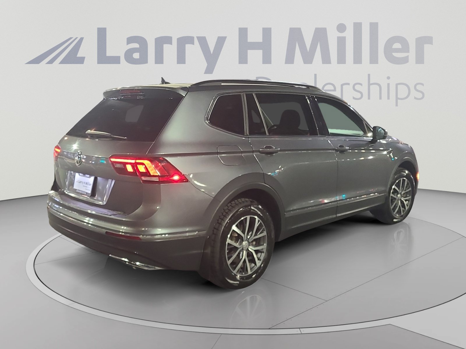 Used 2020 Volkswagen Tiguan SE FWD image 5