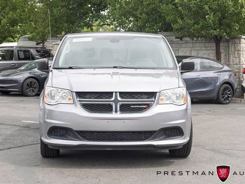 Used 2019 Dodge Grand Caravan SE FWD image 10