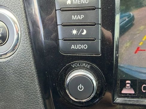 Used 2020 Nissan Rogue SV AWD/4WD image 22