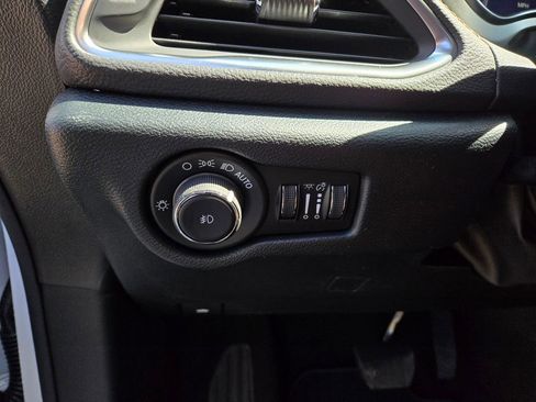 New 2026 Chrysler Pacifica Pinnacle image 13